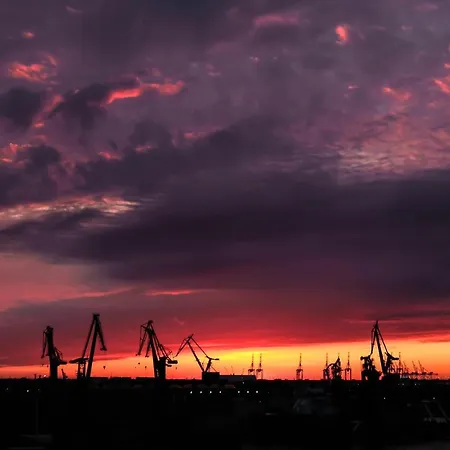 Sunrise W Sercu Gdanska アパート